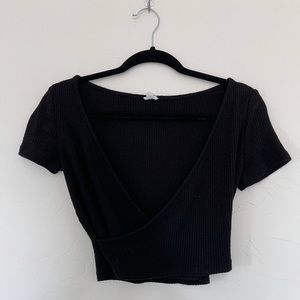 Cropped knit top low cut